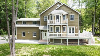 42 Riverbend Rd, Tyngsboro, MA 01879