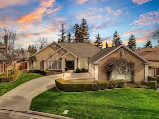 909 E Dartmouth Dr, Fresno, CA 93730