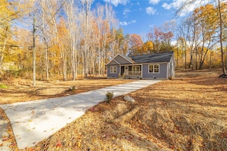 216 Knollwood Dr, Eden, NC 27288