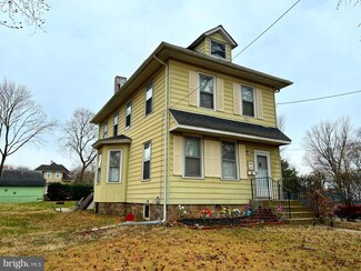 270 Elm St, Westville, NJ 08093