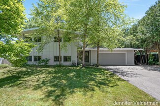 2110 Heather St SE, Grand Rapids, MI 49506