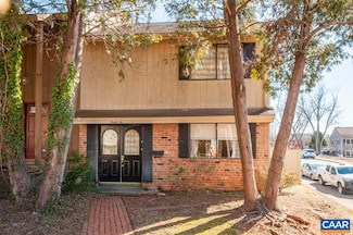 92 Woodlake Dr, Charlottesville, VA 22901