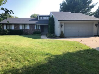 1406 Mulberry Ln, Saint Joseph, MI 49085