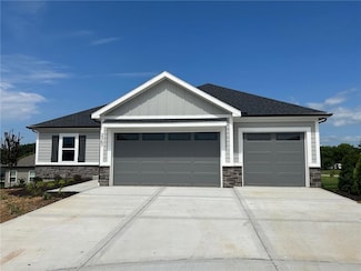 2367 NE Skopelos Ct, Blue Springs, MO 64029