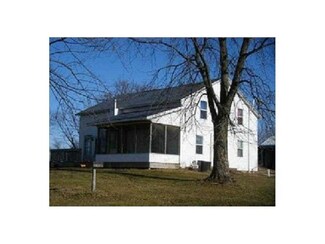 5737 Pering Ridge Rd, Coggon, IA 52218