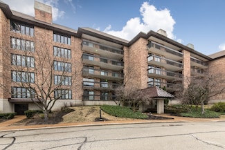 3801 Mission Hills Rd Unit 304, Northbrook, IL 60062