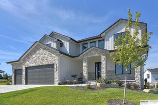 3902 S 211th St, Omaha, NE 68022