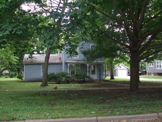 416 E 2nd St, Gilman, IL 60938