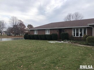 304 Willow Dr, Winchester, IL 62694