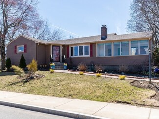 139 Warwick Ave, Waltham, MA 02452