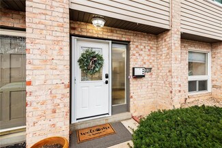 10168 Sakura Dr, Saint Louis, MO 63128