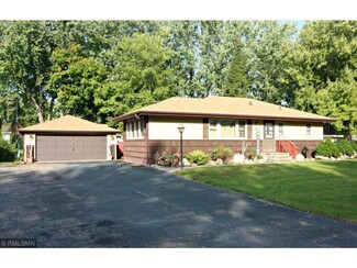 1419 Halgren Rd, Maple Plain, MN 55359