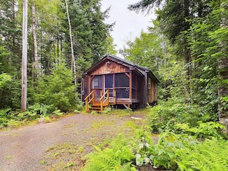 213 Bell Hill Rd, Stark, NH 03582