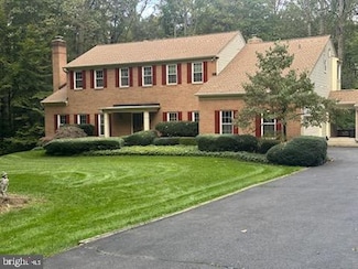 12388 Henderson Rd, Clifton, VA 20124