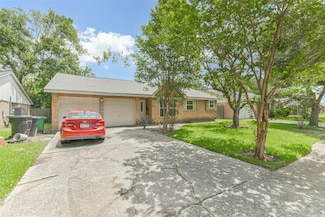 5842 Ludington Dr, Houston, TX 77035