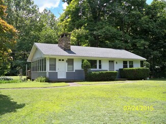 135 Alger Ave, Tannersville, PA 18372