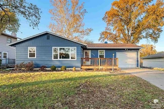 3016 Payne Dr, Manhattan, KS 66503