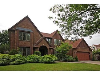 8 Blue Ridge Ct, Getzville, NY 14068