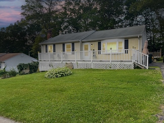 195 Quarry St, Willimantic, CT 06226
