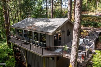 111 Salishan Dr, Lincoln Beach, OR 97388
