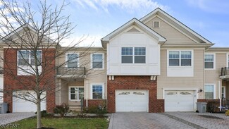32 Clifford Cir, Franklin Township, NJ 08873