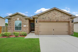 2722 Tracy Ln, Highlands, TX 77562