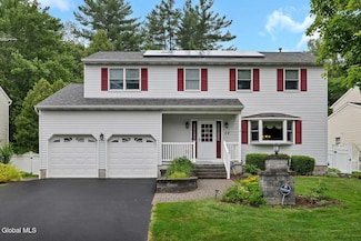 14 Crystal Ln, Delmar, NY 12054
