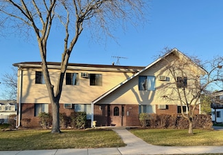 376 Echo Ln Unit 1, Aurora, IL 60504