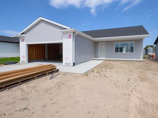 2206 E 38th St, Kearney, NE 68847