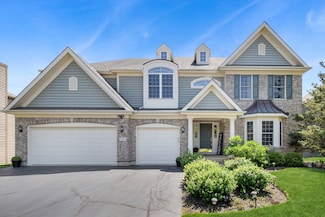 6 Valhalla Ct, Lake In the Hills, IL 60156