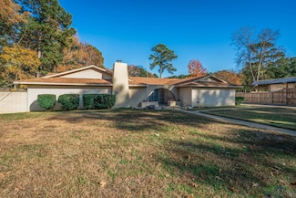 303 Ramblewood Place, Longview, TX 75605