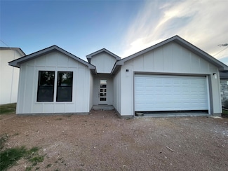 650 Birch Ln, Cottonwood Shores, TX 78657
