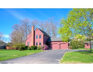 8 Whitney Rd, Hopedale, MA 01747