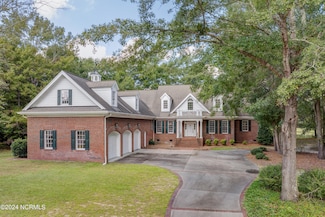 140 River Woods Dr, Wallace, NC 28466