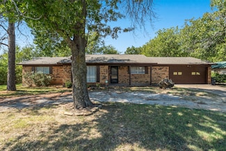 712 Indiana St, Graham, TX 76450