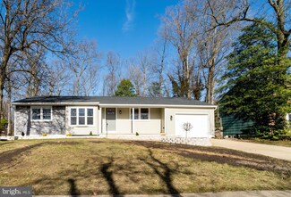 353 Hurffville Cross Keys Rd, Blackwood, NJ 08012