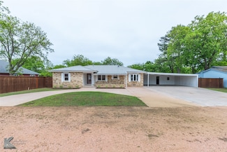 519 Reeves St, Clyde, TX 79510