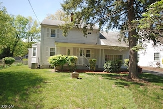 29 Olcott St, Somerset, NJ 08873