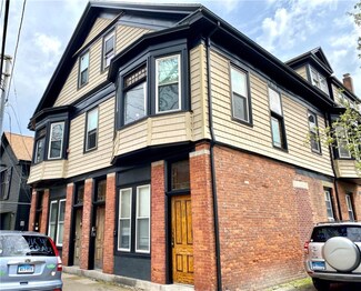 16 Liberty St Unit A, Newport, RI 02840