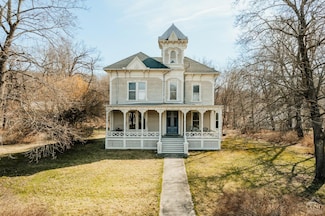 15 Maple Ave, Philmont, NY 12565