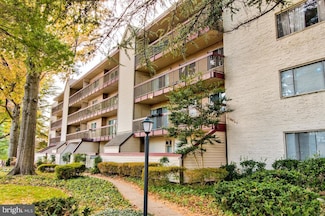 10320 Westlake Dr, Bethesda, MD 20817