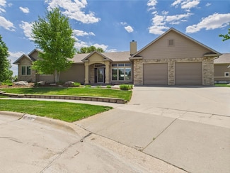 1112 17th Ave, Holdrege, NE 68949