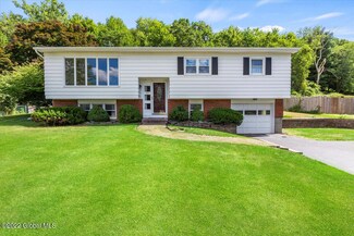 296 Schodack Dr, Castleton On Hudson, NY 12033