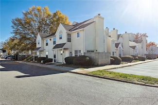 325 Lees Mill Dr, Newport News, VA 23608