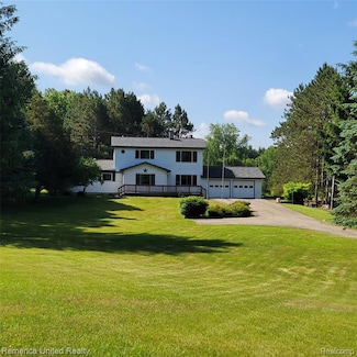 400 E Schafer Rd, Pinckney, MI 48169