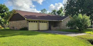 126 Singleton St, Freeport, TX 77541