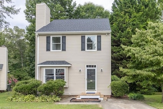 19 Gatehouse Ln, Greensboro, NC 27407