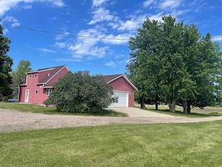 24487 Oliver Ave, Worthington, MN 56187