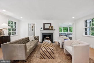 2361 49th St NW, Washington, DC 20007