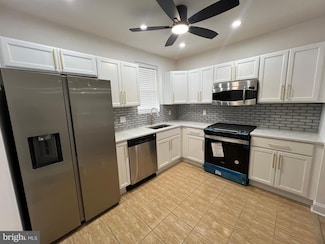 6610 N Smedley St, Philadelphia, PA 19126